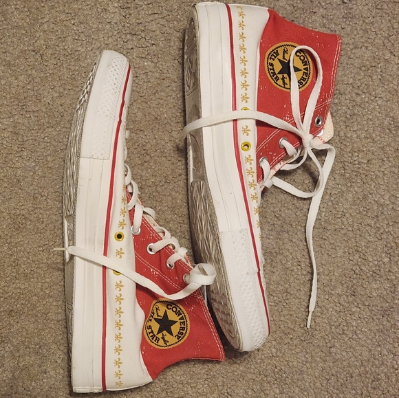 Campbell's Tomato Soup High-Top Converse Sneakers 13 Mens - Picture 2 of 5